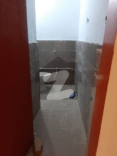 پی ای سی ایچ ایس بلاک 6 پی ای سی ایچ ایس,جمشید ٹاؤن,کراچی میں 9 کمروں کا 4 مرلہ مکان 4.5 کروڑ میں برائے فروخت۔