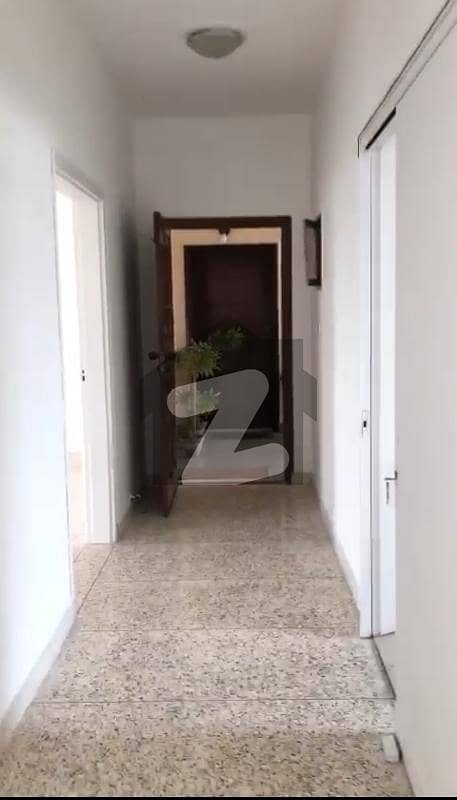 APARTMENT FOR RENT IN SHALIMAR ESTATE