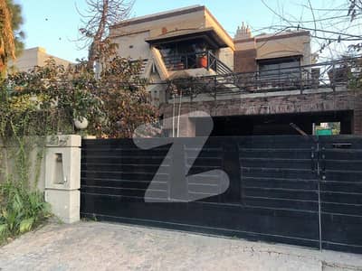 DHA KANAL 5 BED BUNGALOW 2 LAC PER MONTH