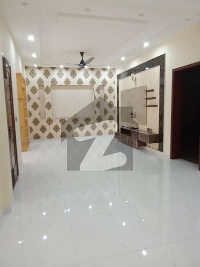 طارق گارڈنز ۔ بلاک ای طارق گارڈنز,لاہور میں 5 کمروں کا 10 مرلہ مکان 1.55 لاکھ میں کرایہ پر دستیاب ہے۔