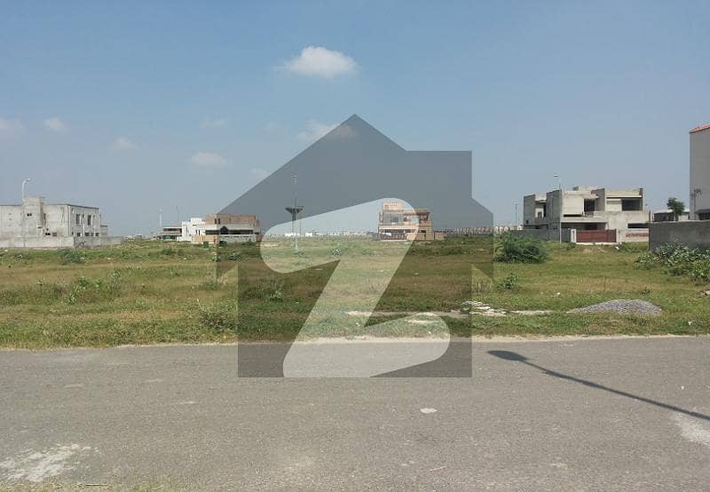 DHA PHASE 8, BLOCK Z3, 10 MARLA PLOT FOR SALE
