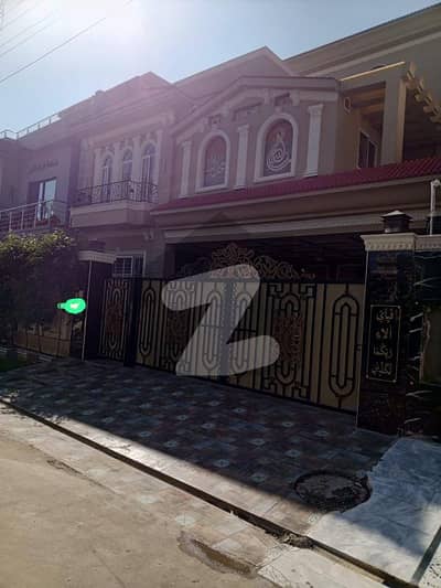 15 MARLA HOUSE FOR SALE IN SHOKAT KHANAM ROAD LAHORE.