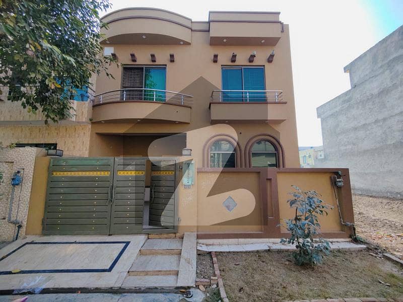 5 Marla Slightly Used LDA Approved Area House For Sale with Sui Gas and 2 Electricity Meter Connection in Jade Block Park View City Lahore