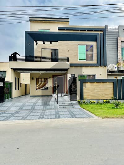 10 Marla Slightly Used House Available For Rent In Bankers Housing Society Lahore