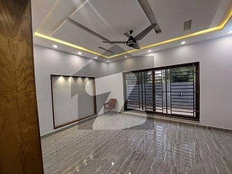 10 MARLA BRAND NEW LUXARY FULL HOUSE FOR RENT IN OVERSEAS EXTENSION BLOCK BAHRIA TOWN LAHORE