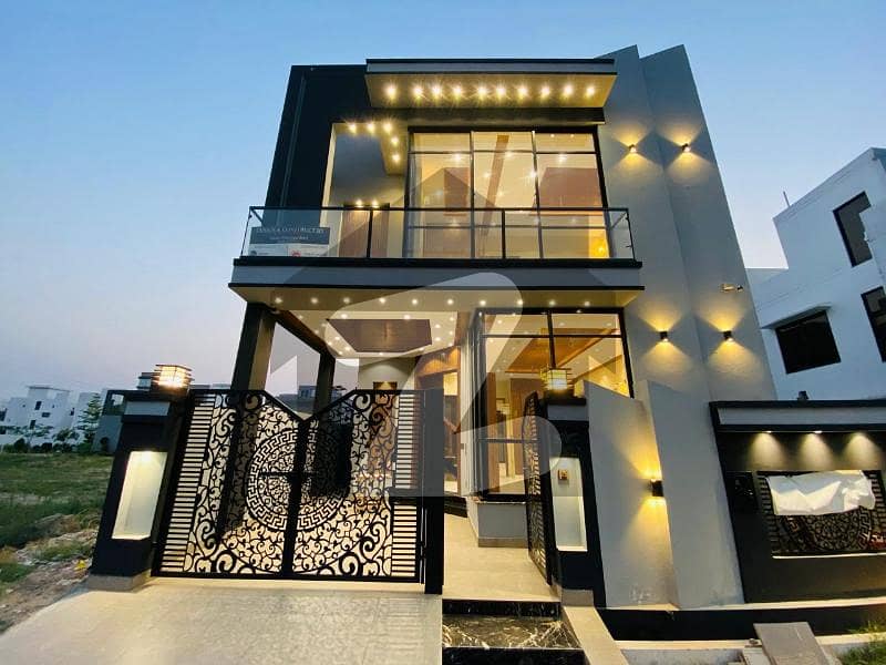 5 Marla Brand New Super Luxury Ultra Modern Design Facing Park House For Sale