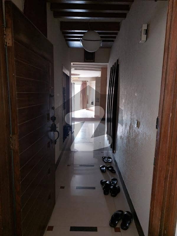 فریرے ٹاؤن کراچی میں 3 کمروں کا 9 مرلہ فلیٹ 4.25 کروڑ میں برائے فروخت۔