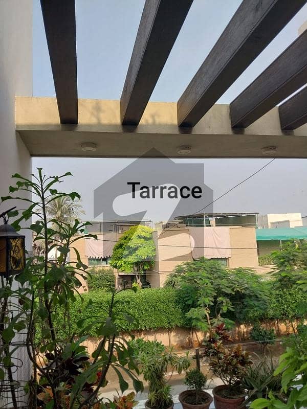 ڈی ایچ اے فیز 6 ڈی ایچ اے ڈیفینس,کراچی میں 6 کمروں کا 1 کنال مکان 17.5 کروڑ میں برائے فروخت۔