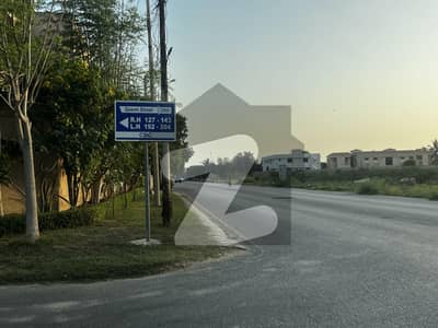 1000 yards plot Prime location off Qasim available for Sale