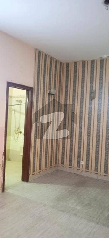 فیصل ٹاؤن ۔ بلاک سی فیصل ٹاؤن,لاہور میں 3 کمروں کا 10 مرلہ مکان 1.2 لاکھ میں کرایہ پر دستیاب ہے۔