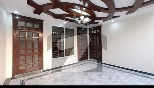 Luxury Quality 8 Marla House For Sale