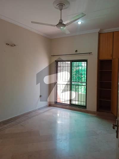 گلدشت ٹاؤن ۔ بلاک اے گُلدشت ٹاؤن,لاہور میں 3 کمروں کا 7 مرلہ مکان 2.7 کروڑ میں برائے فروخت۔