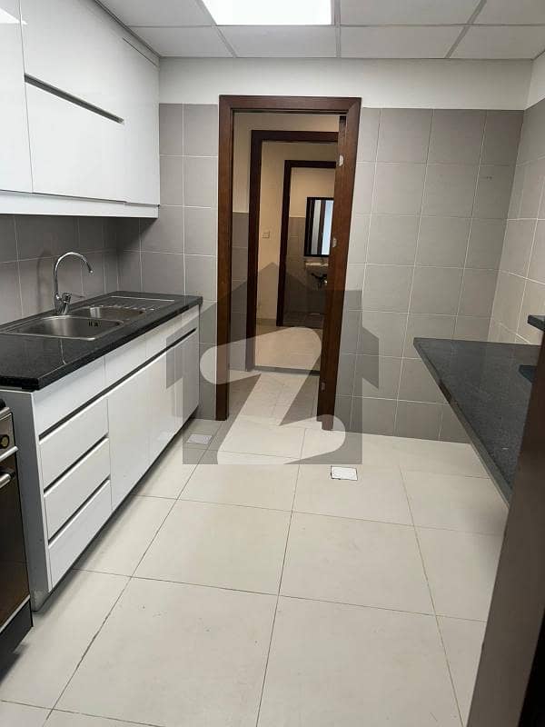 EMAR REEF TOWER ULTRA MODERN STYLE APARTMENT FOR RENT