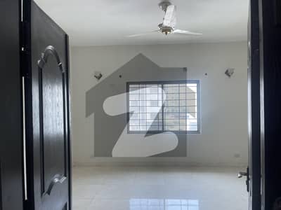 10 Marla 3 Bedroom Apartment Available For Sale In Askari 11 Lahore