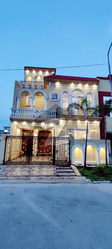 5 Marla Beautiful House for sale in Park View City Lahore