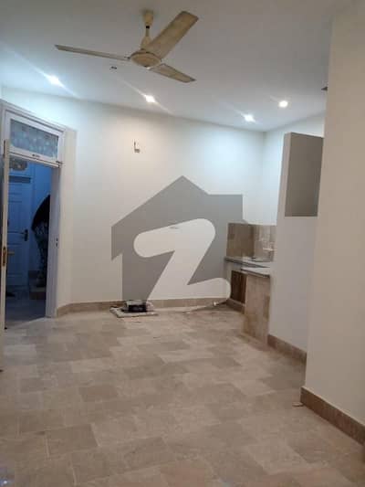 UPPER PORTION AVAILABLE FOR RENT IN MODEL COLONY NEAR KAZIMABAD jaffer bagh