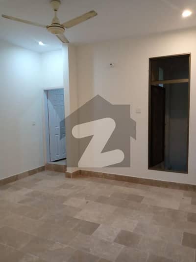 upper PORTION AVAILABLE FOR RENT IN MODEL COLONY NEAR KAZIMABAD jaffer bagh