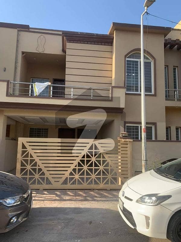 Park Face 7 Marla Double Unit House For Rent in Phase 8 Bahria town.