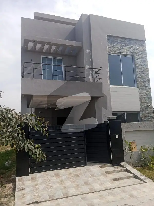 05 MARLA OPULENT HOUSE FOR SALE IN DHA PHASE 9 TOWN