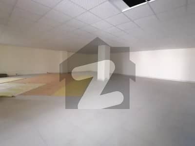 Office Of 4200 Square Feet In Main Boulevard Gulberg For rent