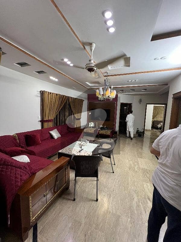 ڈی ایچ اے فیز 4 - بلاک ڈبل جی فیز 4,ڈیفنس (ڈی ایچ اے),لاہور میں 4 کمروں کا 10 مرلہ مکان 2.0 لاکھ میں کرایہ پر دستیاب ہے۔