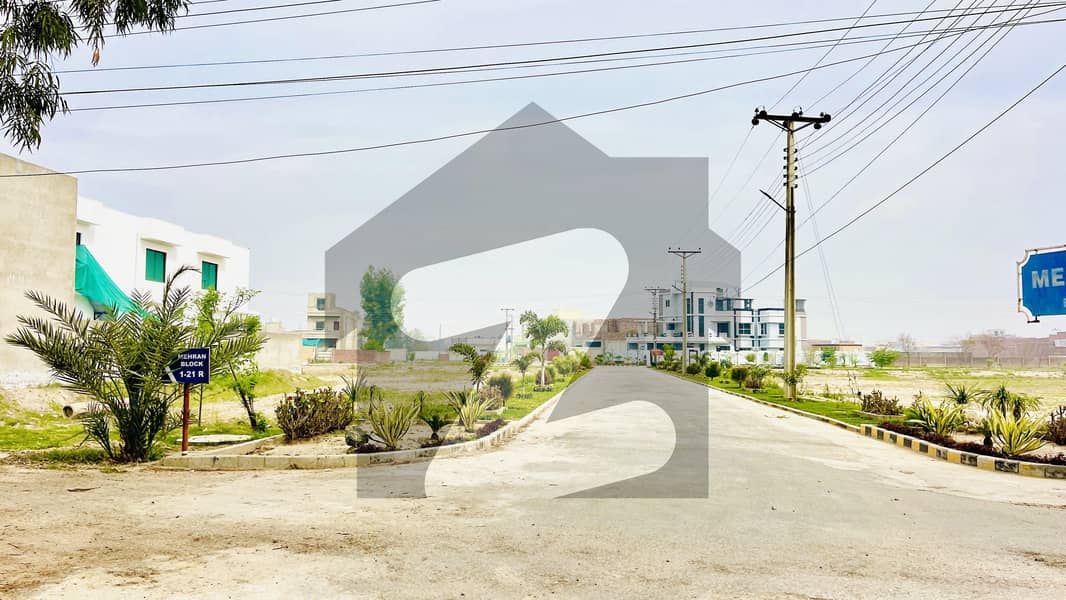 1 KANAL RESIDENTIAL PLOT AVAILABLE FOR SALE IN 
NISHAT
 BLOCK CHINAR BAGH READY To CONSTRUCTION