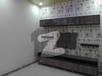 پنجاب یونیورسٹی سوسائٹی فیز 2 پنجاب یونیورسٹی ایمپلائیز سوسائٹی,لاہور میں 3 کمروں کا 5 مرلہ مکان 1.8 کروڑ میں برائے فروخت۔