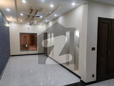 Prime Location House Of 9 Marla Is Available For sale In P & D Housing Society - Block B2