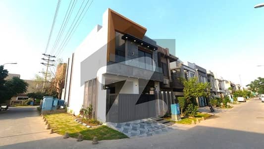 Corner House For Sale In Rs. 27500000