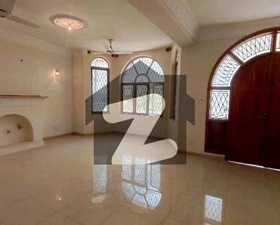 ایف ۔ 10 اسلام آباد میں 6 کمروں کا 1 کنال مکان 18.0 کروڑ میں برائے فروخت۔