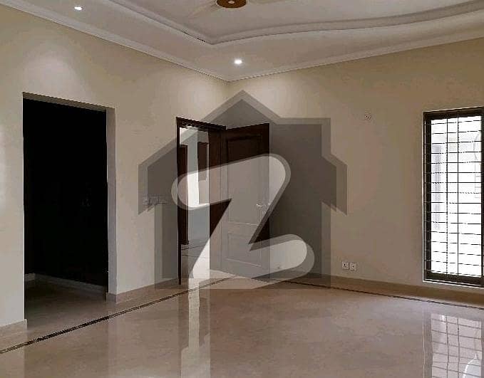 عسکری 11 عسکری,لاہور میں 5 کمروں کا 1 کنال مکان 7.46 کروڑ میں برائے فروخت۔