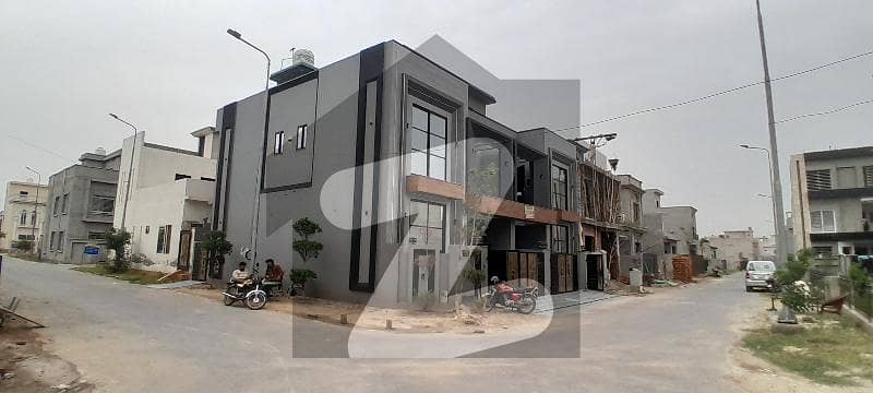 Facing Park 5 Marla House Situated In Park View City - Jade Extension Block For sale