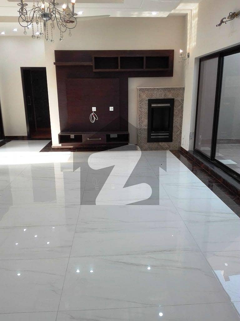 1 KANAL UPPER PORTION FOR RENT IN DHA PHASE 6