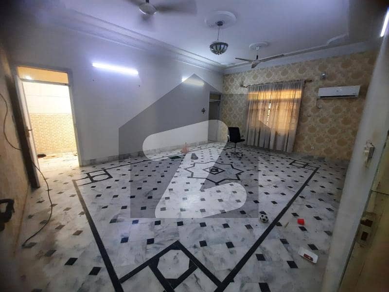 سعدی ٹاؤن سکیم 33,کراچی میں 5 کمروں کا 16 مرلہ مکان 1.25 لاکھ میں کرایہ پر دستیاب ہے۔