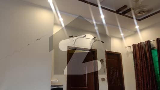 Luxury Apartment Ground Floor Near To Park
Near Main Road Electricity ,Water Available