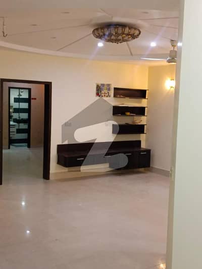 بحریہ ٹاؤن جاسمین بلاک بحریہ ٹاؤن سیکٹر سی,بحریہ ٹاؤن,لاہور میں 5 کمروں کا 10 مرلہ مکان 1.2 لاکھ میں کرایہ پر دستیاب ہے۔