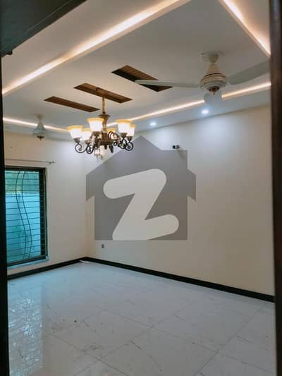 8 MARLA BEAUTIFULL LUXURY UPPER PORTION AVAILABLE FOR RENT AT VERY HOT LOCATION IN ALI BLOCK BAHRIA TOWN LAHORE NEAR SCHOOL PARK MASJID AND SUPER MARKET