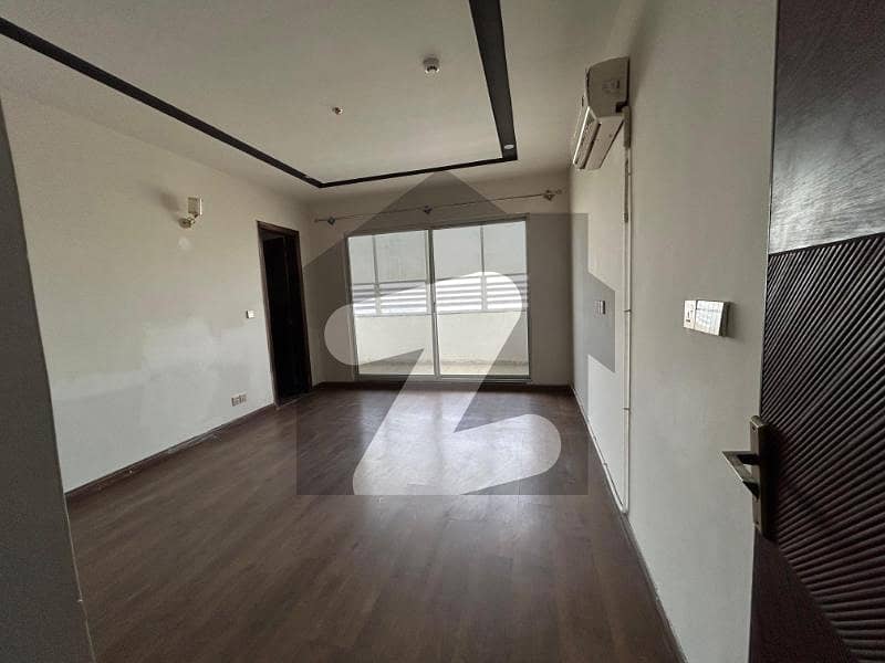 01 BED APPARTMENT AVAILBLE FOR RENT AT GULBERG GREEEN ISLAMABAD