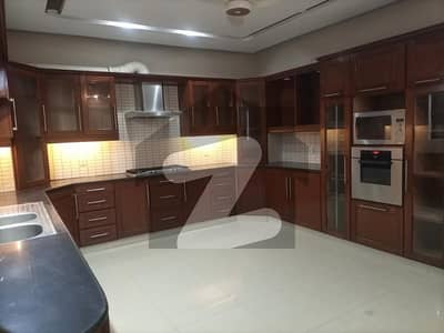 1 kanal beautiful house for rent in DHA PHASE 4