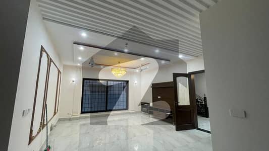 10 MARLA PRIME LOCATOION BEATIFULL UPPER PORTION FOR RENT SECTOR C BAHRIA TOWN LAHORE