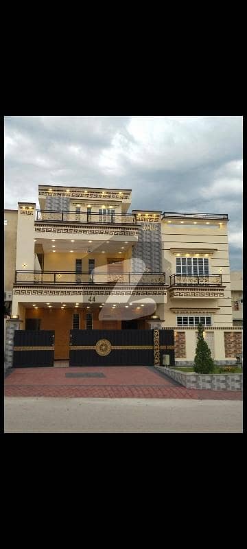 40x80 (14Marla)Brand New Modren Luxury House Available For sale in G_13 Solied House Totally Woodwork with Diyar Wood 100 Feet Street Rent value 3.5Lakh