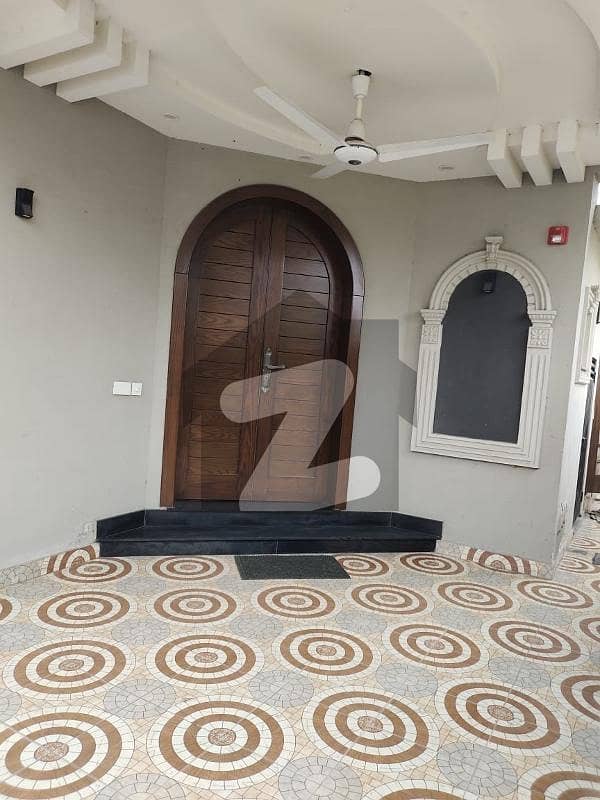 5 MARLA FULLY FURNISHED LUXURY HOUSE AVAILABLE FOR RENT IN DHA 9 TOWN