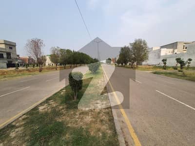 چنار باغ لاہور میں 5 مرلہ کمرشل پلاٹ 62.0 لاکھ میں برائے فروخت۔