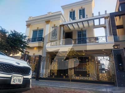 10 MARLA BEAUTIFUL BRAND NEW LUXRY HOUSE FOR SALE IN SHAHEEN BLOCK SECTOR B BAHRIA TOWN LAHORE