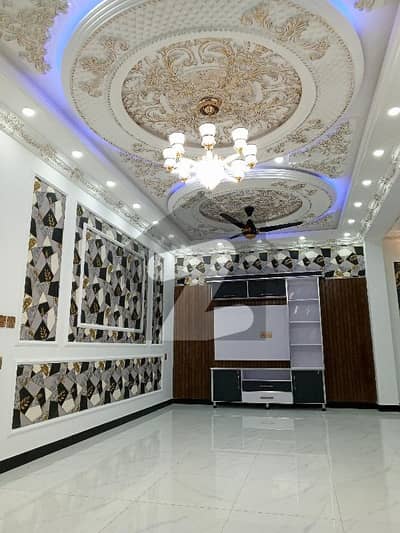 الرحمان گارڈن فیز 2 الرحمان گارڈن,لاہور میں 6 کمروں کا 9 مرلہ مکان 3.8 کروڑ میں برائے فروخت۔