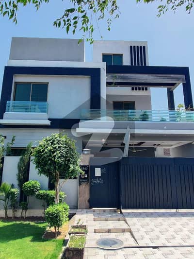 10 MARLA HOUSE AVAILABLE FOR SALE IN LDA AVENUE