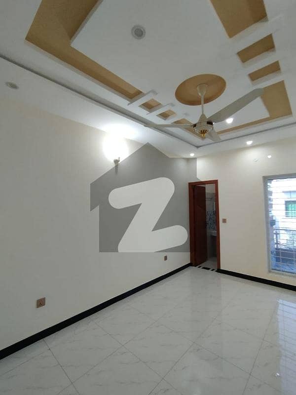 LOWER PORTION FOR RENT IN EDEN BOULEVARD COLLEGE ROAD LHR