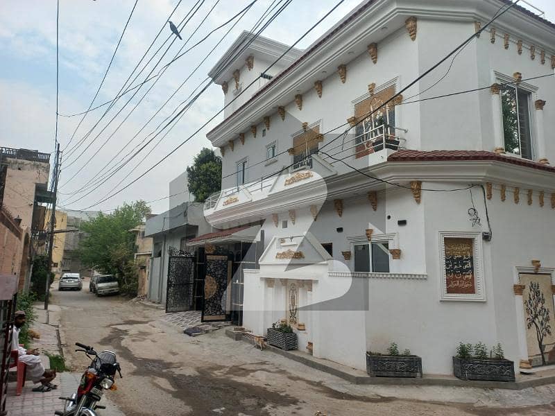 علامہ اقبال ٹاؤن لاہور میں 5 کمروں کا 6 مرلہ مکان 3.95 کروڑ میں برائے فروخت۔