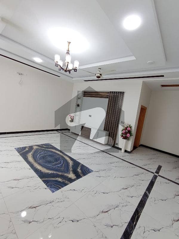 ایف ۔ 11 اسلام آباد میں 5 کمروں کا 16 مرلہ مکان 5.5 لاکھ میں کرایہ پر دستیاب ہے۔