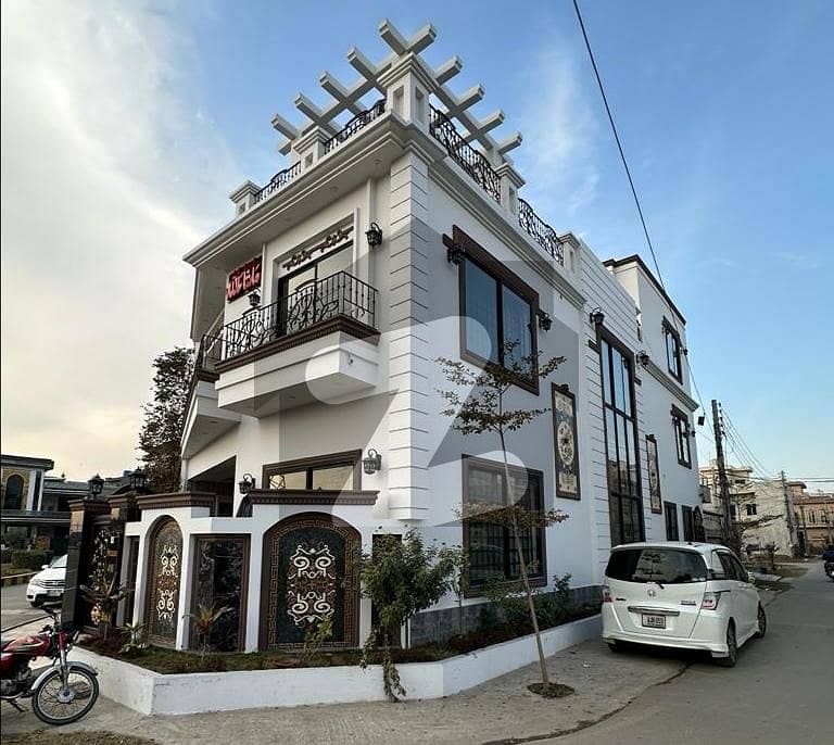 Unoccupied Corner House Of 8 Marla Is Available For sale In GT Road